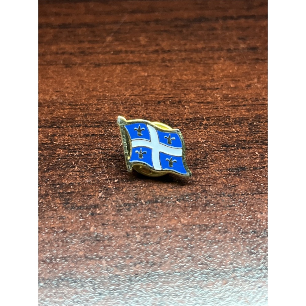 Quebec Canada‎ Flag Lapel Hat Pin